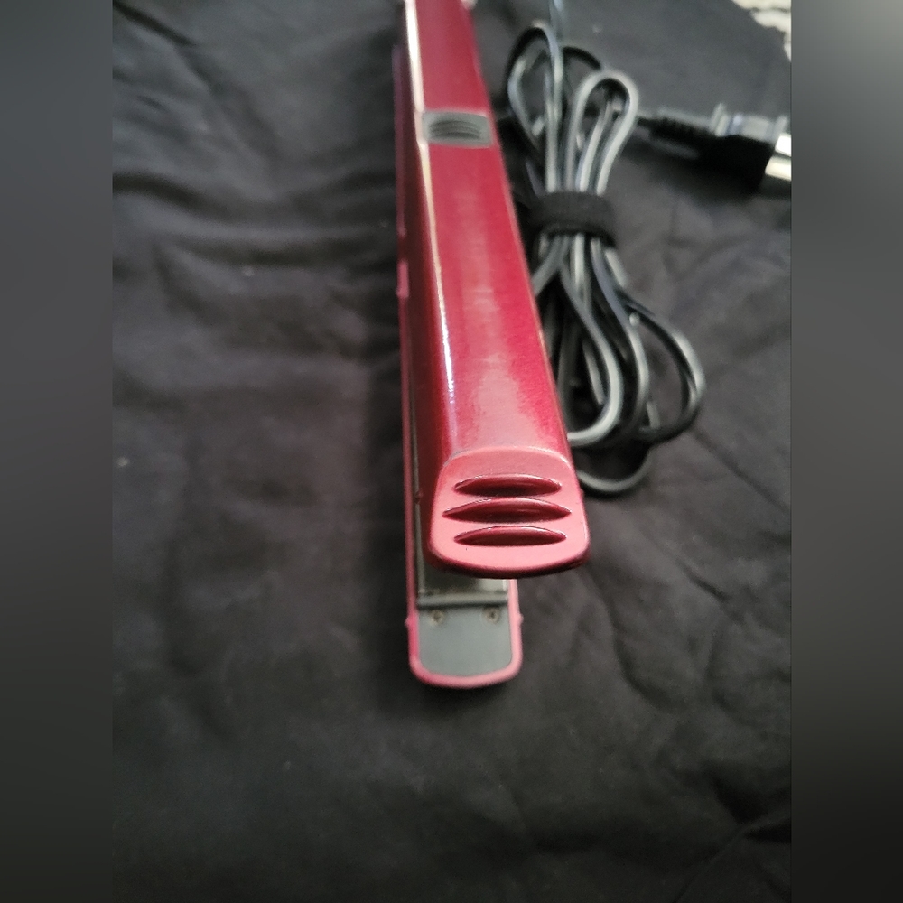 Used Conair Infiniti Pro 1 inch Tourmaline Ceramic Flat Iron Hair Straightener - Picture 9 of 15
